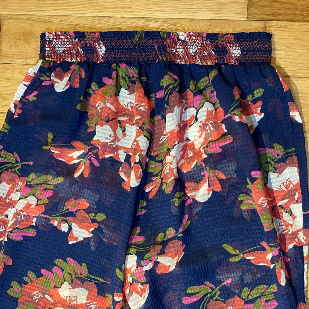 Anthro Elevenses Fire Lily Wide Legs Pants Sheer in blue with red florals size S - Picture 8 of 13